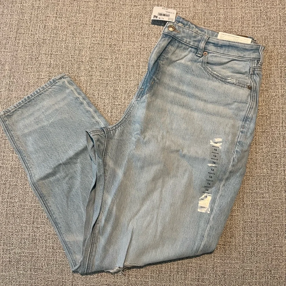 American Eagle Ripped Mom Jean - 16 - Picture 1 of 5